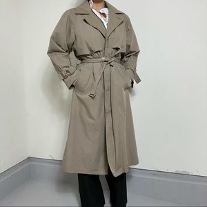 London Fog trench coat. Size S/M.